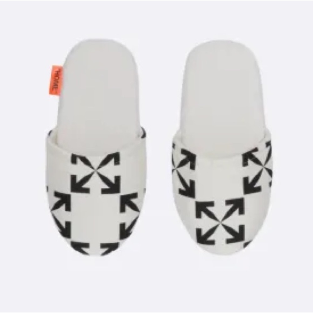 OFF WHITE/ Size M Arrow Pattern Slippers